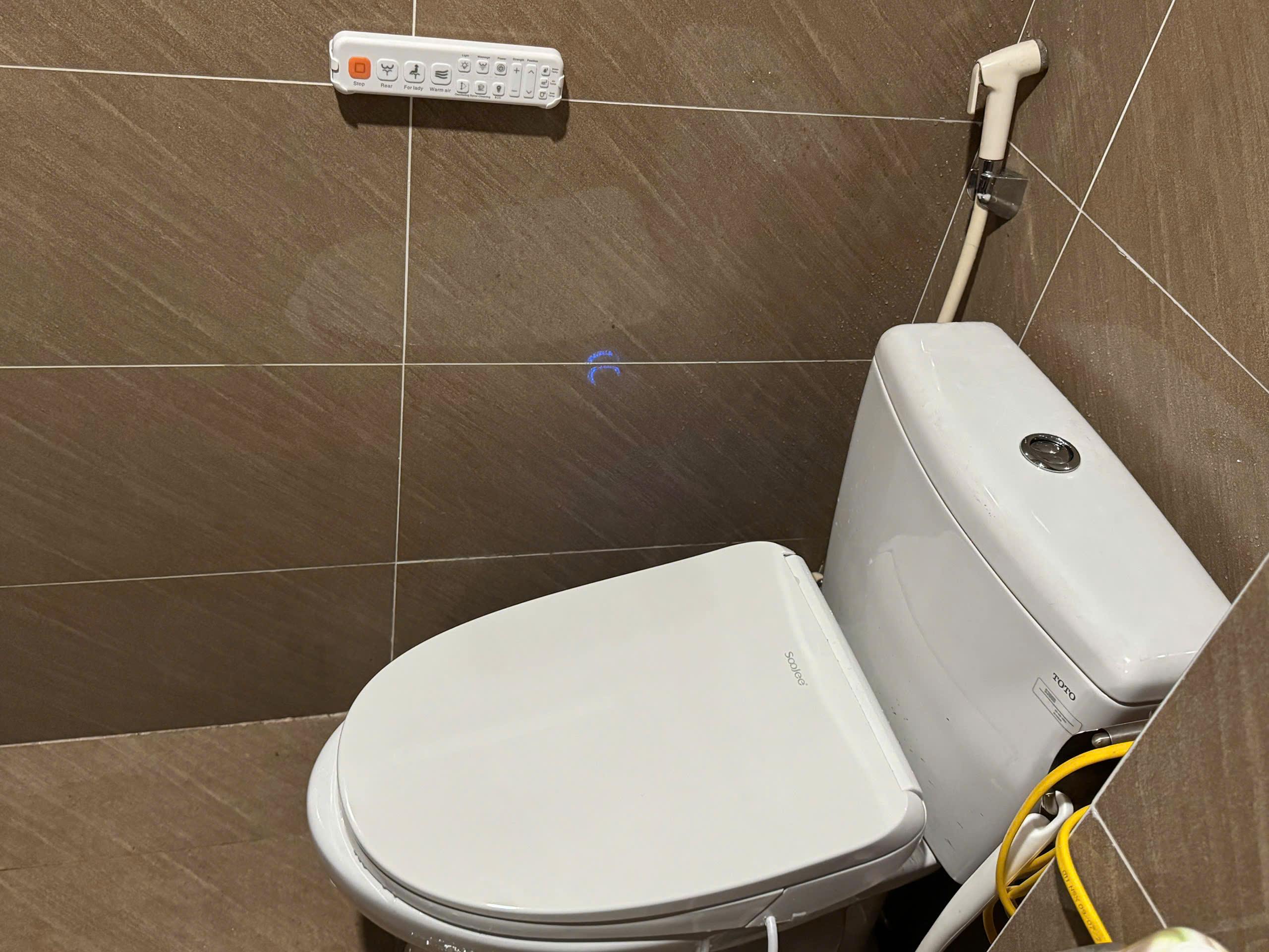 Bồn Cầu Thông Minh – Bí Quyết Sống Khỏe Của Người Nhật Và Xu Hướng Mới Tại Việt Nam