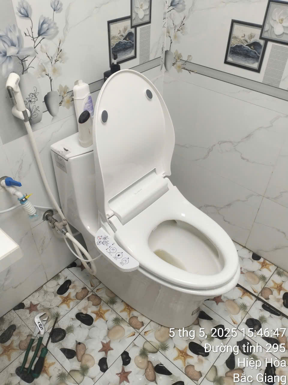 Có Nên Dùng Nắp Bồn Cầu Thông Minh Không? Đây Là Câu Trả Lời!