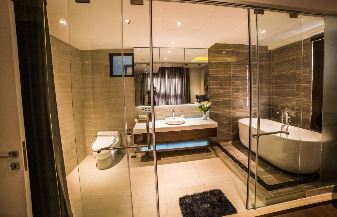 Nâng Tầm Tiện Nghi Cho Khách Sạn – Tại Sao Các Chủ Đầu Tư Đang Ưa Chuộng Bồn Cầu Thông Minh SooJee?