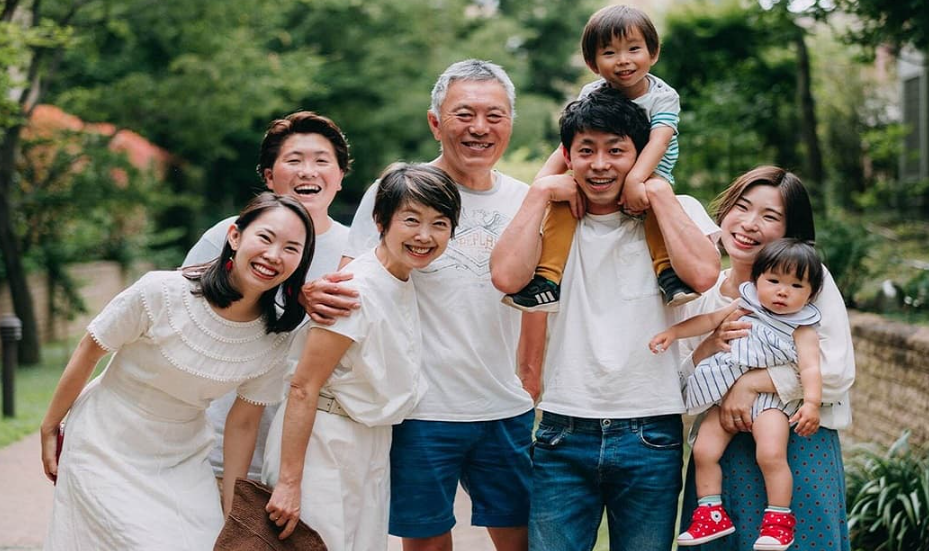 Nắp Bồn Cầu Thông Minh – Giải Pháp Toàn Diện Cho Mọi Thành Viên Gia Đình