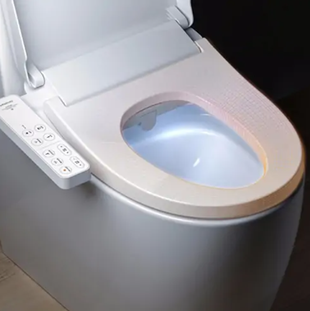 Những Lưu Ý Quan Trọng Khi Vệ Sinh Bồn Cầu Thông Minh – Hành Động Đúng Cách