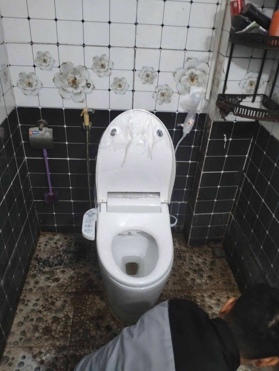 Tận Hưởng Sự Thoải Mái Tuyệt Đối Với Nắp Bồn Cầu WG905Z – Công Nghệ Tiện Nghi!